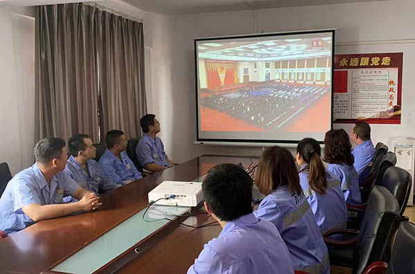 5月10日，，，，，，太阳成集团第二联合团支部组织团员青年集中观看庆祝中国共产主义青年团成立100周年大会直播.jpg